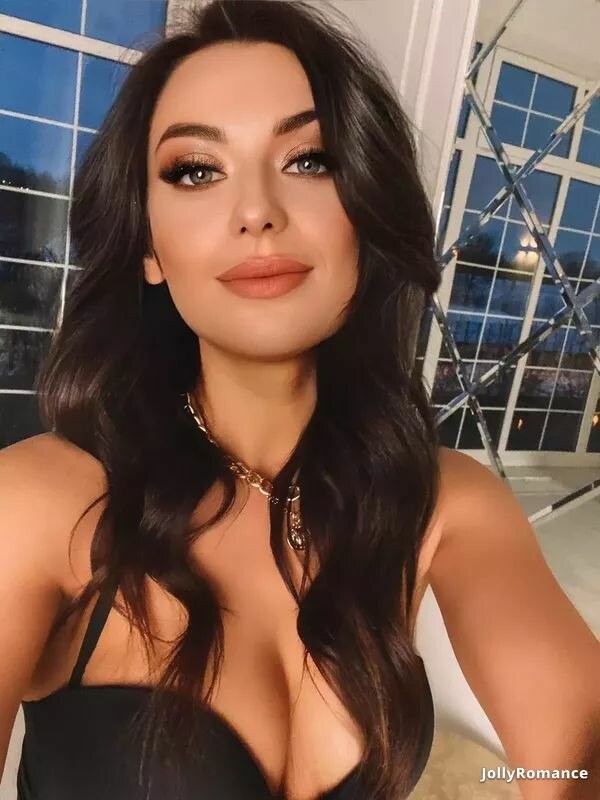 Sofia, 28