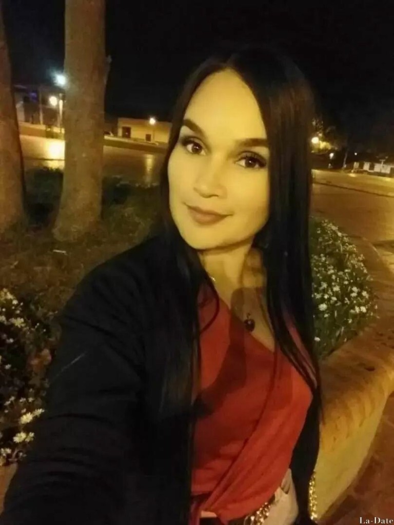 Dayana, 29