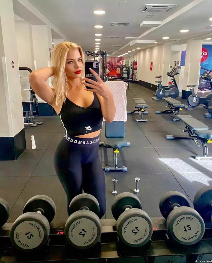 Petra, 28
