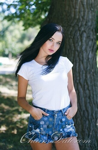Elena, 28