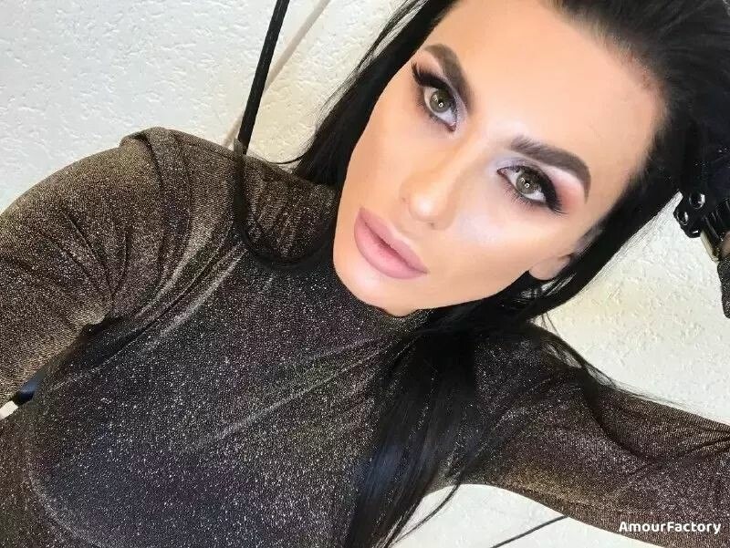 Ivona, 29