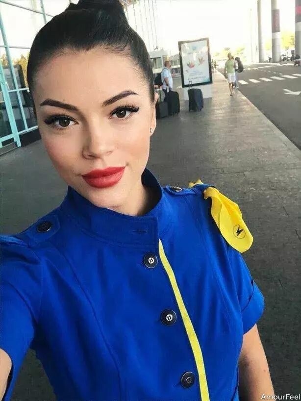 Viktoria, 32