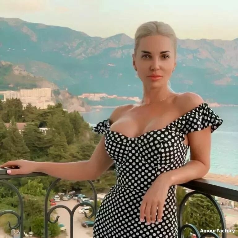 Viktoriia, 42