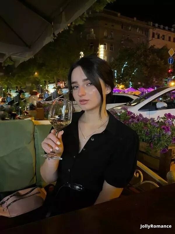 Inna, 24